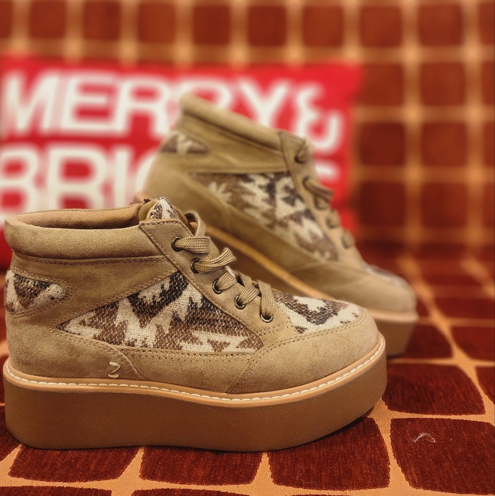 Zodiac Womens Size us 5 platform sneakers